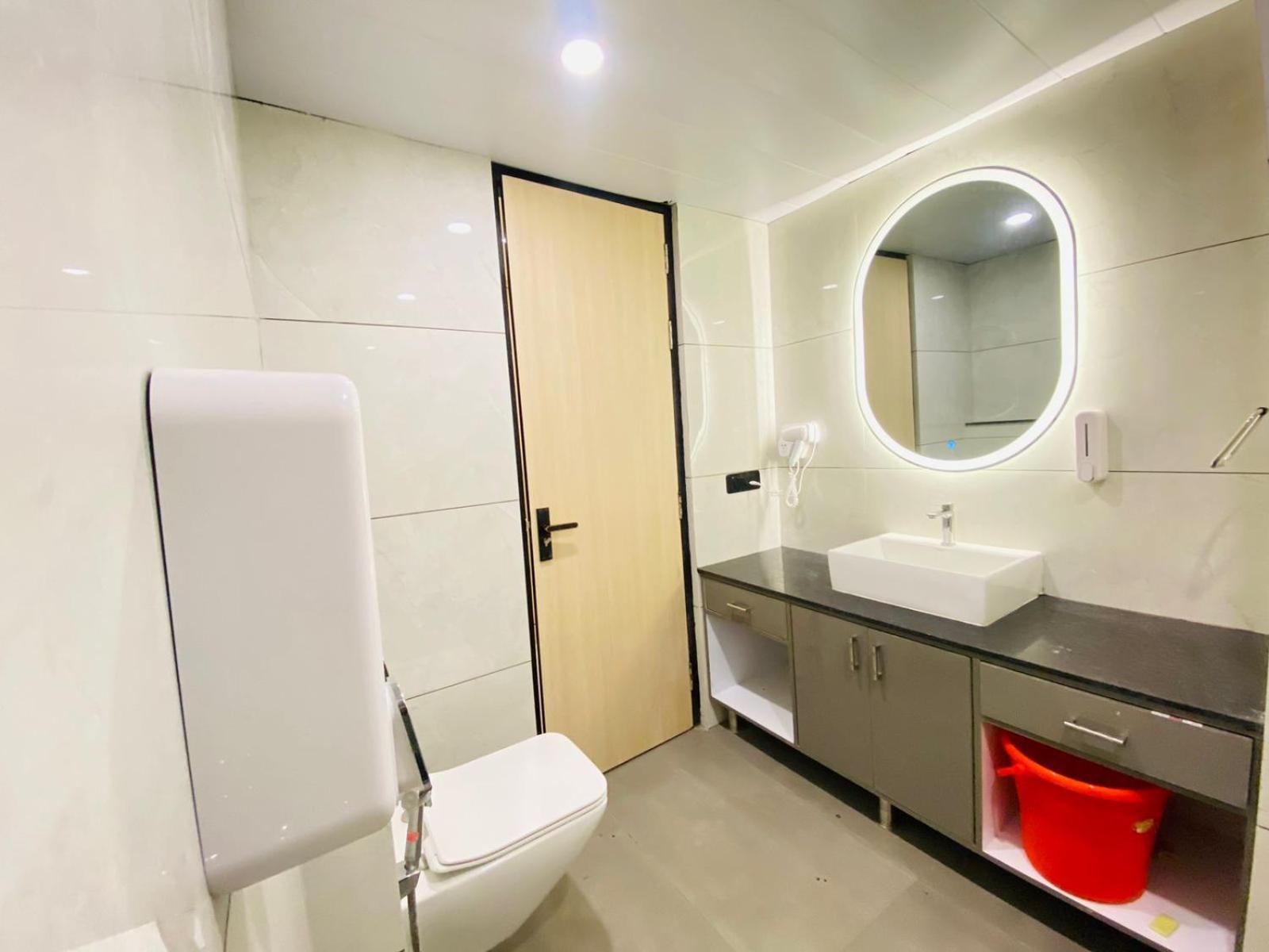 Hotel Holiday Grand نويدا الكبرى المظهر الخارجي الصورة