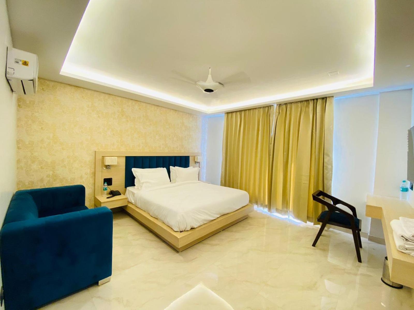 Hotel Holiday Grand نويدا الكبرى المظهر الخارجي الصورة