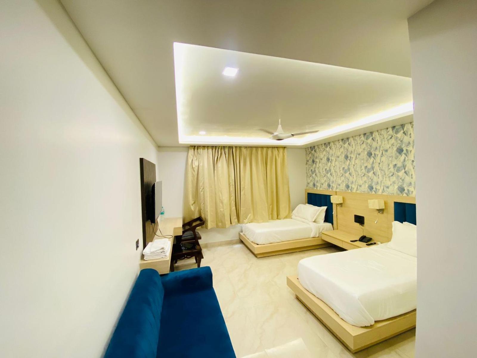 Hotel Holiday Grand نويدا الكبرى المظهر الخارجي الصورة