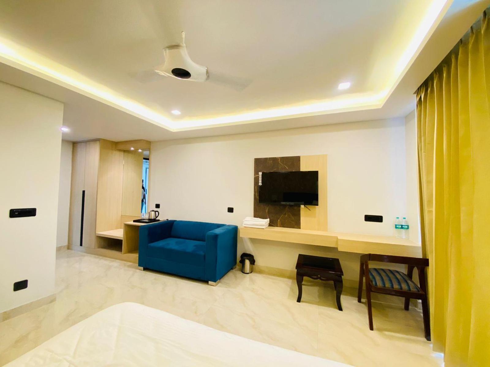 Hotel Holiday Grand نويدا الكبرى المظهر الخارجي الصورة