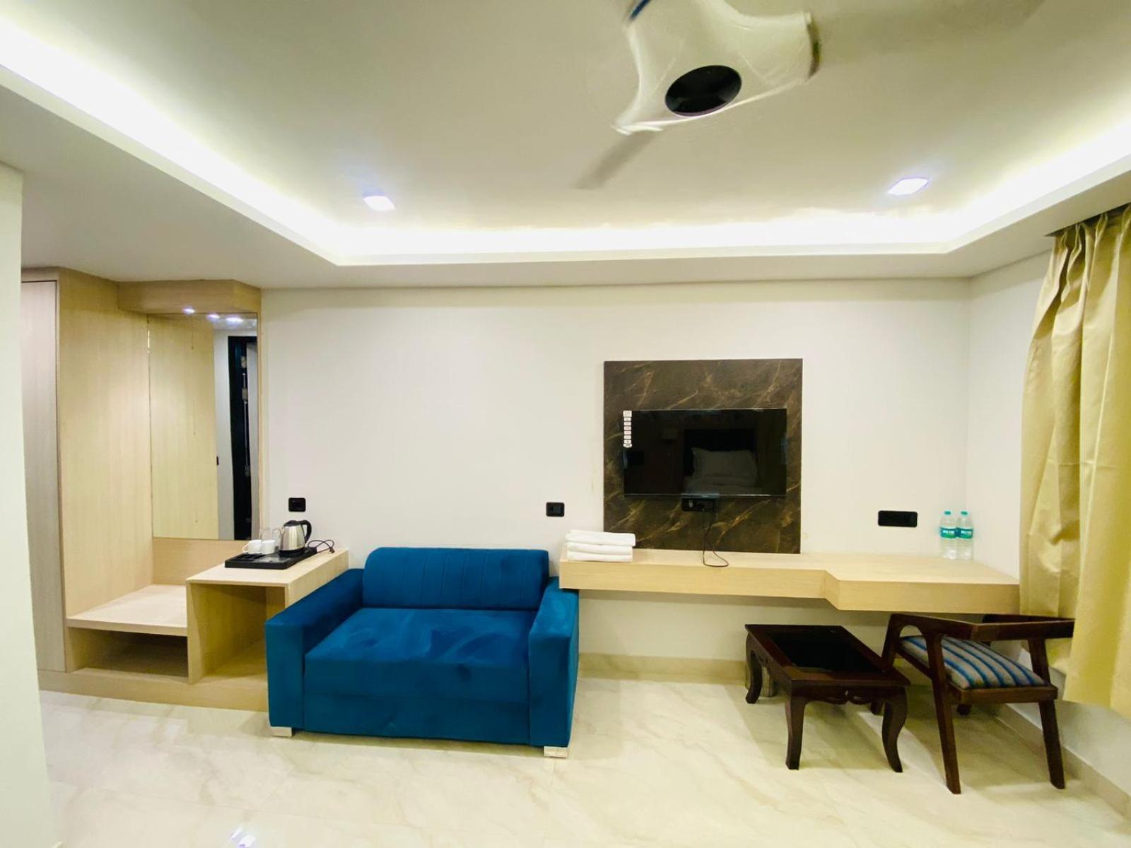 Hotel Holiday Grand نويدا الكبرى المظهر الخارجي الصورة