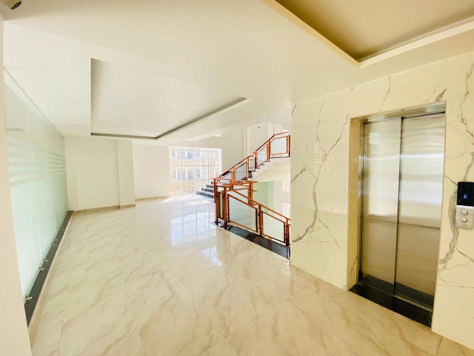 Hotel Holiday Grand نويدا الكبرى المظهر الخارجي الصورة