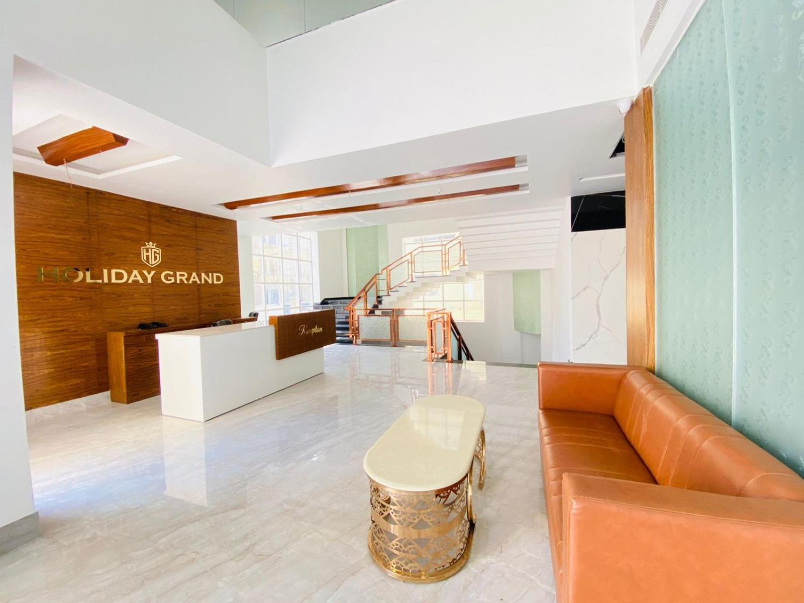 Hotel Holiday Grand نويدا الكبرى المظهر الخارجي الصورة