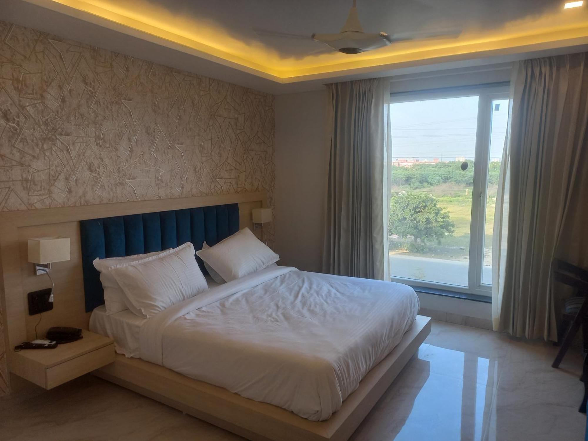 Hotel Holiday Grand نويدا الكبرى المظهر الخارجي الصورة